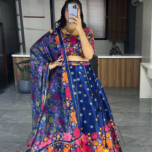 Bouteille verte art soie imprimé lehenga avec dupatta sorties confortables et tous les jours belle dupatta - Product Image 1