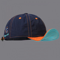 Casquette de baseball à visière courte en nylon à séchage rapide avec logo brodé et cordon de serrage réglable pour la course en extérieur et les trajets quotidiens