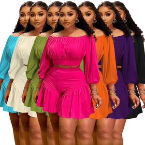 En stock Ensemble deux pièces grande taille Couleur unie Ensemble décontracté court pour femmes grandes tailles - Product Image 1
