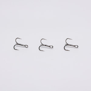 Anzuelos triples clásicos <span class=keywords><strong>de</strong></span> acero con alto contenido <span class=keywords><strong>de</strong></span> carbono - Anzuelos <span class=keywords><strong>de</strong></span> pesca fuertes y duraderos con púas - Product Image 6
