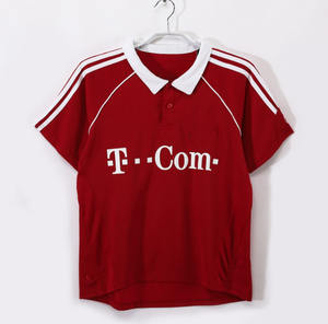 Футболка с термотрансферным принтом в стиле ретро с животным принтом, домашняя форма Баварии сезона 2006/07 - Product Image 1