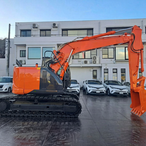 Excavatrice Hitachi ZX135US d'occasion du Japon, mini-excavatrice sur chenilles de 13,5 tonnes, livraison gratuite disponible, certificat CE et EPA - Product Image 1