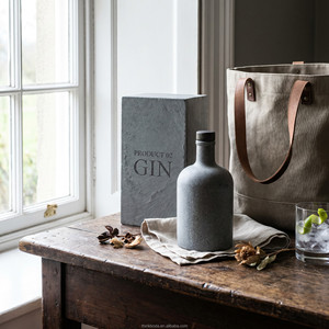 Service de conception professionnel gratuit, coffret cadeau à texture béton, motif pierre grise, carafe à whisky en verre Master - Product Image 4