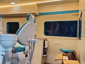 Nouveau véhicule dentaire diesel 4x2, type fourgonnette, avec équipement et fauteuils mobiles pour traitement dentaire, prix de vente Chine - Product Image 4