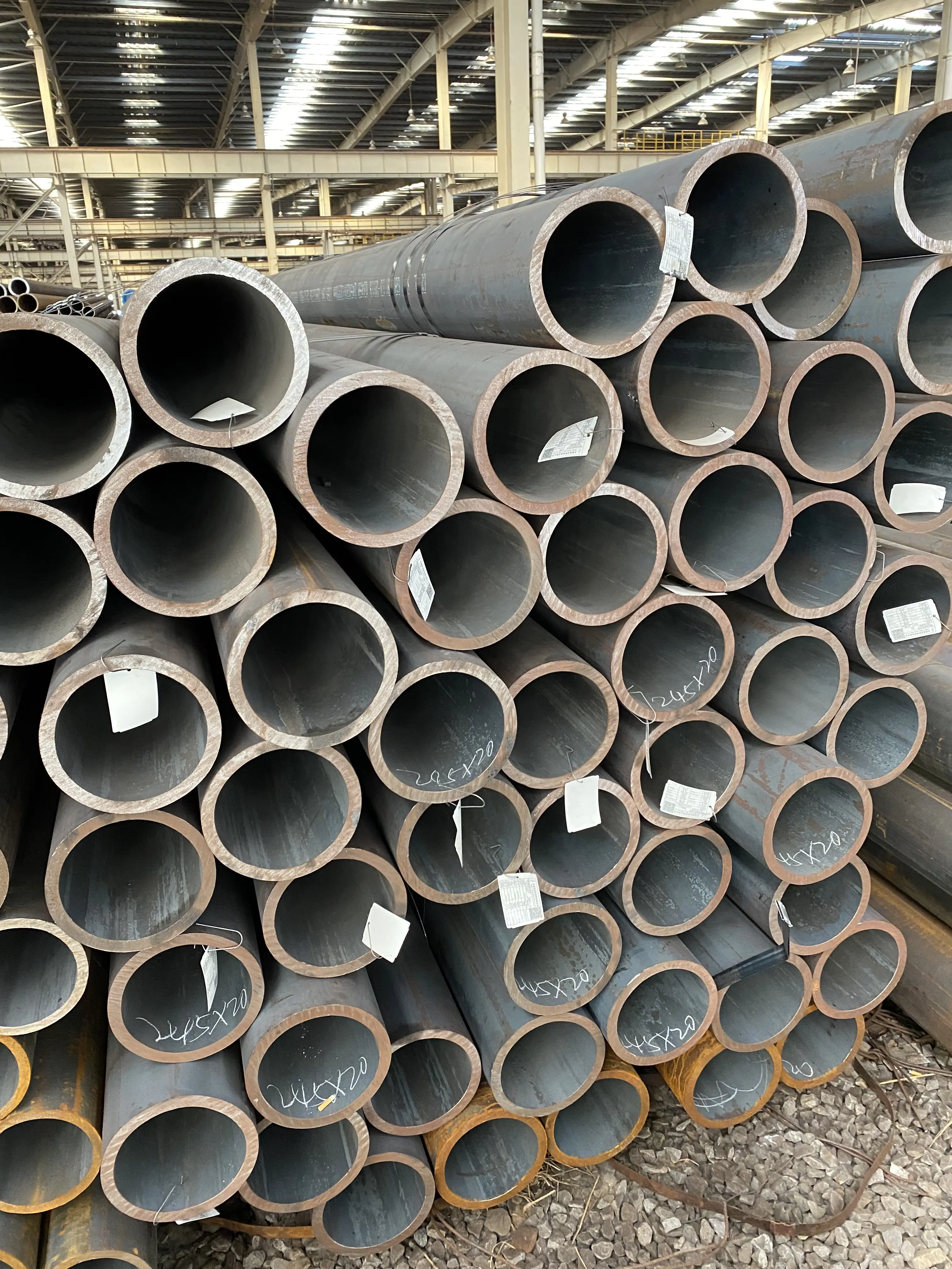 Tuyau en acier sans soudure en acier au carbone noir API 5L GrB x42 x52 x60 usine de tubage d'huile de tuyau de ligne de haute qualité