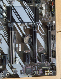 Z390 ATX LGA1151 4 * DDR4 ช่องใส่แรมคอมพิวเตอร์เดสก์ท็อปเมนบอร์ดสำหรับเล่นเกม Z390 PLUS เมนบอร์ด ATX เมนบอร์ด 4 ช่องหน่วยความจำ M - Product Image 4