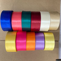 Rouleau de ruban de satin de polyester double face de couleur unie personnalisé en gros 38mm pour l'emballage de boîte-cadeau de bouquet de fleurs