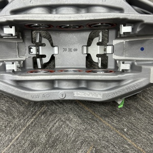 Nouveaux étriers de frein haute performance à 6 pistons pour Audi avec couleurs personnalisables - Pièce de rechange - Product Image 3