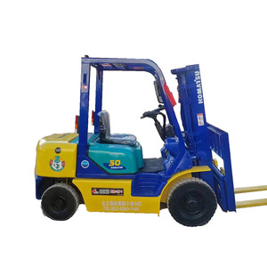 Chariot élévateur diesel hydraulique Komatsu d'occasion FD30 3T, mât à deux étages, pneus pleins - Product Image 1