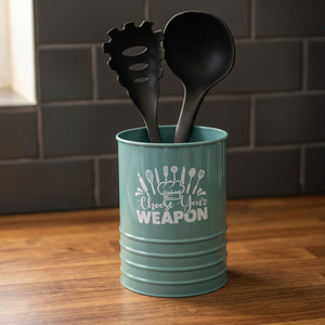 Support de rangement de cuisine en métal cylindrique avec motif « Choisissez votre arme » pour ustensiles, style rustique, type sur pied - Product Image 4