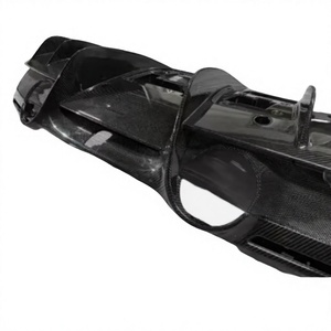 Diffuseur arrière en fibre de carbone sèche de style OEM de haute qualité, adapté aux Ferrari F8 924477 924478 924479 924480 - Product Image 4