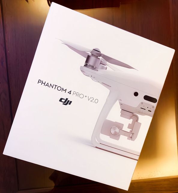 Phantom 4 Pro V2.0 Second-hand 4K Camera 3-Axis Gimbal 7KM Control Distance 30 Minutes Flight GPS Return Professional RC Drone