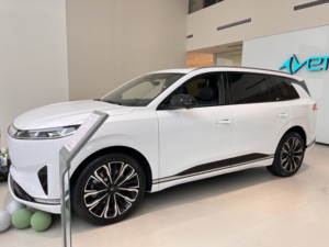Dongfeng Yipai 008 2026, SUV Eléctrico Edición Familiar - 200 kW de Potencia, 272 CV, 6 Plazas (2+2+2), Asientos Espaciosos, Autonomía de 601-700 km - Product Image 3