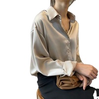 Chemisier de bureau décontracté pour femme en mousseline respirante à col en V, imprimé à carreaux, avec logo, épaules tombantes, coupe régulière, manches longues – Vente en gros