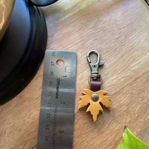 Simulated leather leaf keychain pendant, vintage <b>bag</b> <b>charm</b>, keychain chain, maple leaf ornament. - Product Image 3