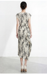 ชุดเดรสจีบพลีท Miyake รุ่นใหม่ประจำฤดูร้อนปี 2026 สไตล์ลำลอง คอทรงกลม ไซส์ใหญ่ สำหรับผู้หญิง ขายส่งเสื้อผ้าสตรี - Product Image 5