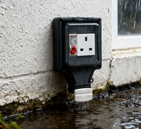 Prise murale électrique industrielle étanche IP66 de marque IGERCN, 1 gang, 240V/13A, en cuivre, pour extérieur, modèle IG86LP-S