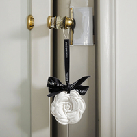 Diffuseur d'arômes en forme de camélia à suspendre pour voiture, armoire et maison, décoration aromathérapie, disponible pour OEM
