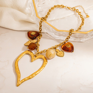 Collar de Acero Inoxidable con Colgante de Resina en Forma de Corazón Grande, Estilo INS, Color Oro 18K, Cadena para Clavícula, Joyería para Mujer - Product Image 3