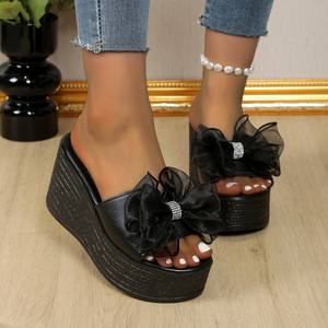 Nuevas sandalias de verano 2025 para mujer, talla grande, con tacón de cuña, lazo y plataforma de suela gruesa, venta al por mayor. - Product Image 1