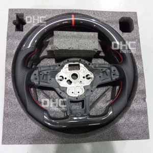 Entrepôt des États-Unis Volant en fibre de carbone véritable pour Volkswagen Vw <span class=keywords><strong>Golf</strong></span> <span class=keywords><strong>7</strong></span> R Mk7 <span class=keywords><strong>Gti</strong></span> Point <span class=keywords><strong>rouge</strong></span> ou bleu et bande supérieure - Product Image 3