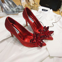 Chaussures de Mariage Haut de Gamme pour Femme avec Strass et Talons en Verre, Style Bout Pointu, Ornées de Fleurs et de Bijoux Fantaisie