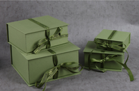 Boîte cadeau magnétique haut de gamme pliable avec doublure en éponge imperméable et lamination mate pour chemises, cravates, ceintures et foulards