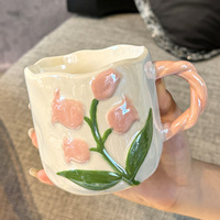 Grande Tasse en Céramique Classique Peinte à la Main avec Motif Tulipe, Grande Capacité, Design Esthétique, Idéale pour les Fêtes de la Saint-Valentin et comme Souvenir