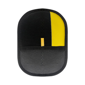 Gants électrostatiques Orica pour l'élimination des poils d'animaux, pour chat et chien, gants en maille noirs et jaunes - Product Image 2
