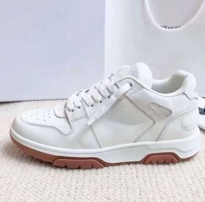 Baskets basses blanches de créateur pour hommes et femmes, chaussures décontractées avec lacets en forme de flèche, style basketball, doublure en maille - Product Image 3