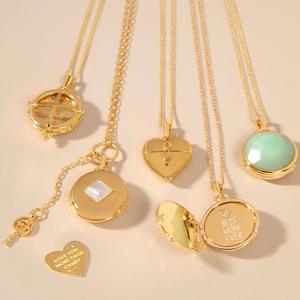 Collar Popular con Caja Redonda de Nácar y Colgante de Llave, Estilo Retro y de Lujo Ligero, Nuevo Diseño - Product Image 1