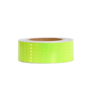 Ruban adhésif réfléchissant en PVC alvéolé imprimable, indéchirable, en gros, tailles personnalisables <span class=keywords><strong>pour</strong></span> camions, voitures, remorques - Product Image 3