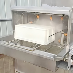 Nouvelle technologie : Laveuse industrielle automatique de paniers et de plateaux avec séchage intégré pour la transformation de la viande - Product Image 3