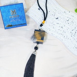 Colgantes de Metal de Lujo para Coche con Diseños Antiguos e Imitaciones Modernas para un Estilo Personalizado - Product Image 3