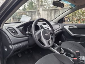<span class=keywords><strong>Kia</strong></span> 2017 1.6L con cambio manuale, <span class=keywords><strong>berlina</strong></span> con interni in pelle scura, pneumatici R16 e telecamera posteriore - Product Image 5