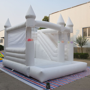 Château gonflable <span class=keywords><strong>Minnie</strong></span> pour extérieur, écologique, capacité 480 kg, garantie 2 ans, idéal pour mariages et événements. - Product Image 2
