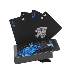 Kartu Permainan Sulap Cetak Kustom Tahan Lama Tahan Air Plastik Kartu Permainan Logo Kustom Cetak Emas Kartu Poker Hitam