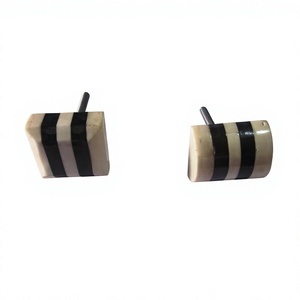 Perillas de tocador de diseño rústico hechas a mano con forma de hueso - Ecológicas, duraderas y extraíbles para uso en interiores - Product Image 3