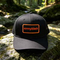 Gorra Trucker Estructurada de 6 Paneles de Alta Calidad, con Logotipo de Parche Tejido Personalizado, Visera Plana, Malla de Algodón y Cierre Ajustable