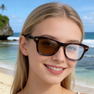 Lunettes de soleil photochromiques ZT-99317 pour femmes, UV400, monture en plastique et métal, forme carrée, petite taille, protection solaire classe 2. - Product Image 4