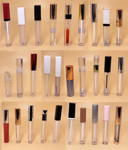 Brillant à lèvres mat nus pour les femmes Afro-américaines sympa tubes échantillons - Product Image 5