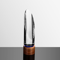 Trophée en verre cristal transparent à surface cylindrique inclinée, base en bois, logo personnalisé, gravure sablée, thème sportif