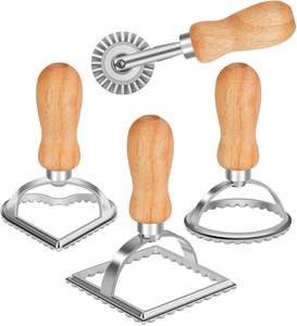 Emporte-pièce à raviolis avec rouleau, manche en bois, bord cannelé, outil de découpe - Product Image 1