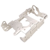 Support de montage électronique en tôle estampée sur mesure, multi-plié, avec découpe irrégulière et clips de verrouillage élastiques