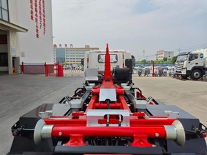 Nuevo camión de basura con sistema hidráulico de elevación de gancho 4x2, tipo automático, para carga de basura, camión de basura con brazo de gancho HOWO en venta - Product Image 6