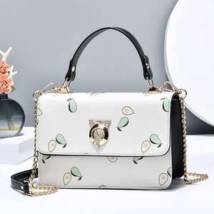 กระเป๋าสะพายไหล่ทรงสี่เหลี่ยม ดีไซน์หรูหรา ราคาประหยัด สำหรับผู้หญิง แฟชั่นสาวๆ สายโซ่ หนังเลเซอร์ - Product Image 3