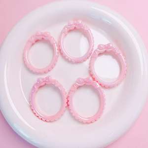 Vente en gros de cadre photo ovale de couleur de haute qualité avec nœud mignon perlé porte-clés bricolage pendentif de voiture perles acryliques - Product Image 4