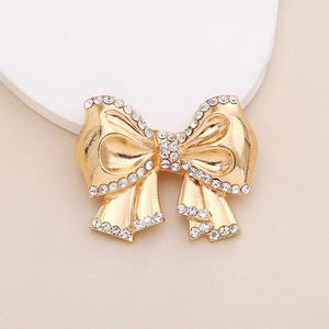 Nuevo diseño de lujo Metal Bow Pearl Charms Designer Charms para Phone Case Diy Decoration Charms - Product Image 4