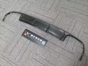 Diffusore paraurti posteriore in fibra di carbonio bagnato per auto Pre Sport W212 - Product Image 3