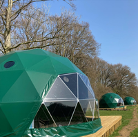 Dôme géodésique de luxe moderne de 30 m à triple couche avec structure de tente sphérique en PVC imperméable pour le glamping et les événements de mariage
